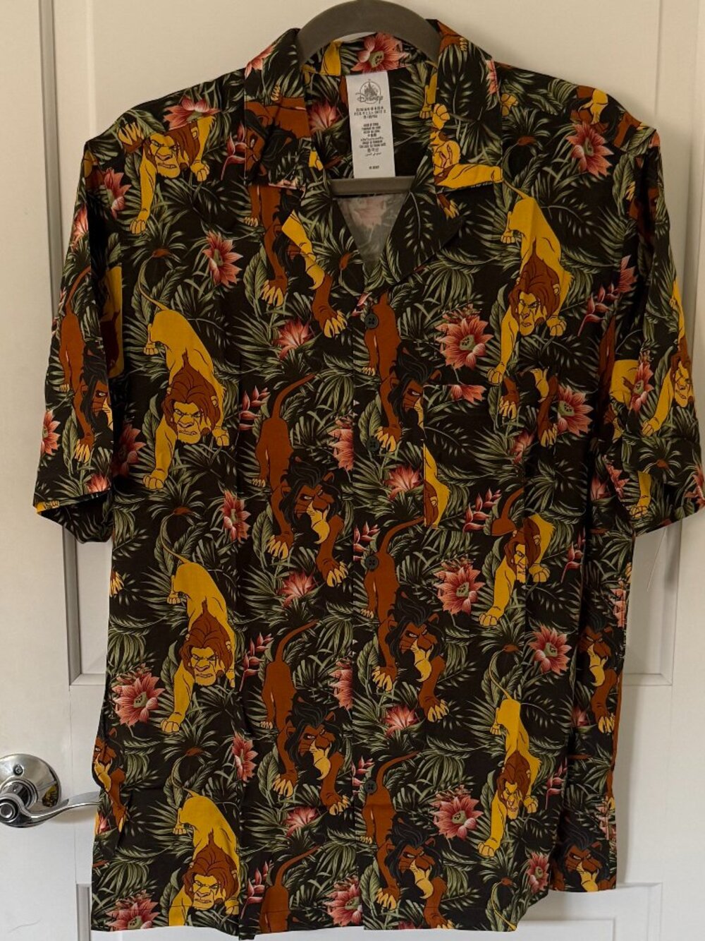 NWT Disney Parks Lion King Mufasa and Scar Woven Button Up SZ MED